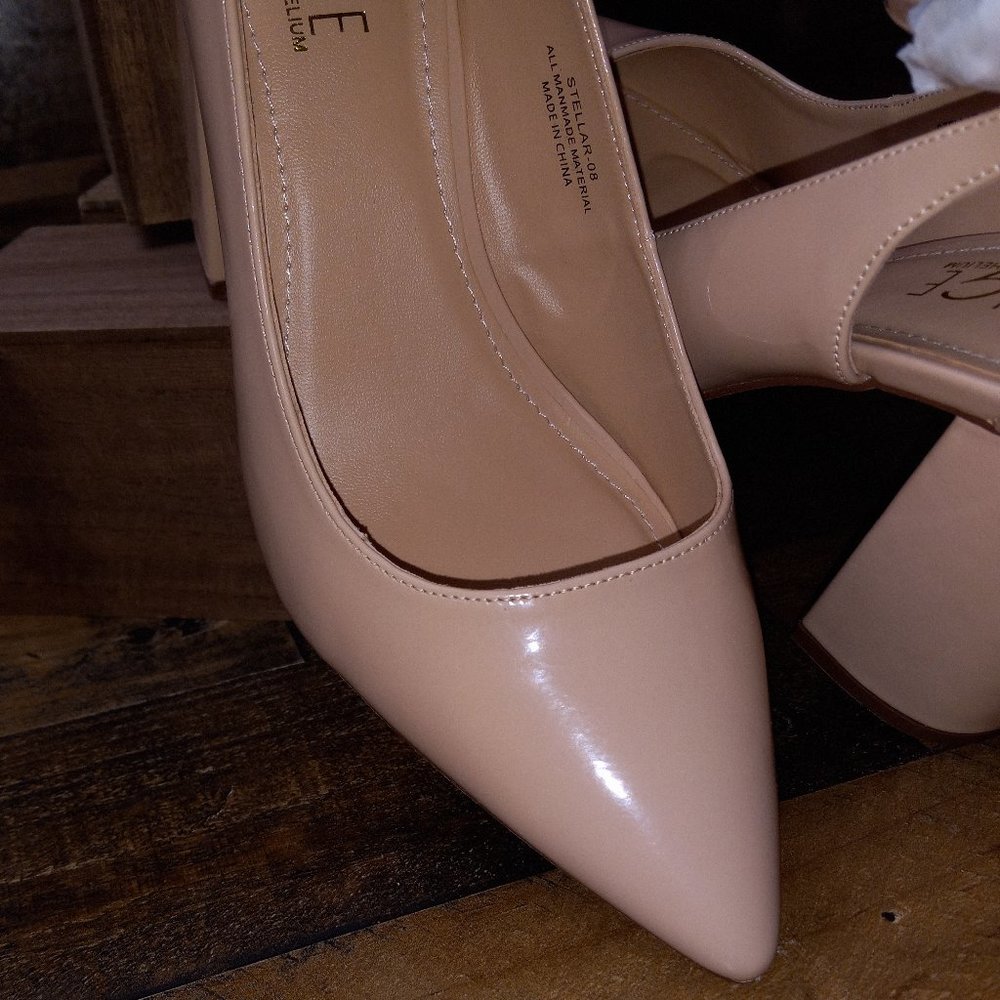 High Heels - Picture 9 of 12